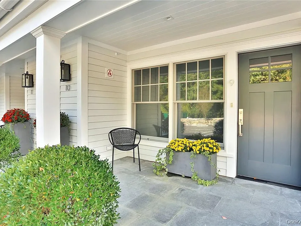 470 Main St #13