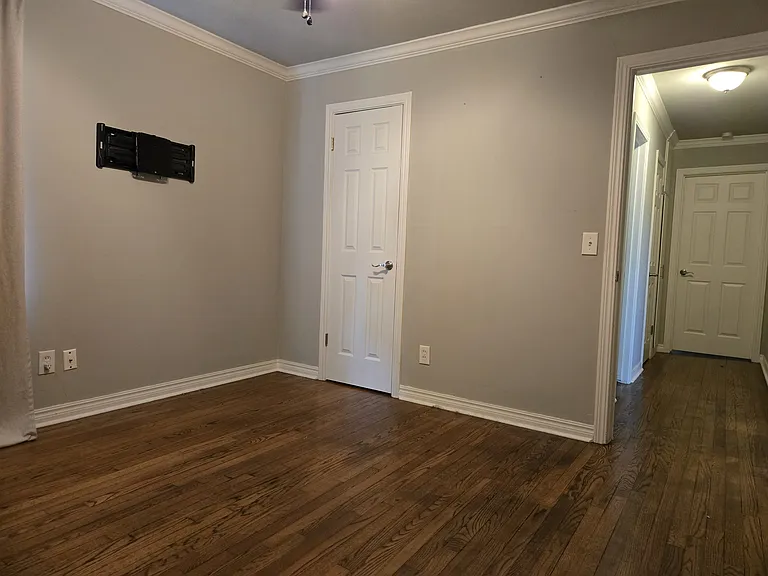 1413 Oxford Way — Photo 8