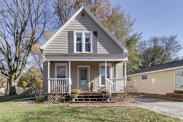 400 S Grove St photo 1