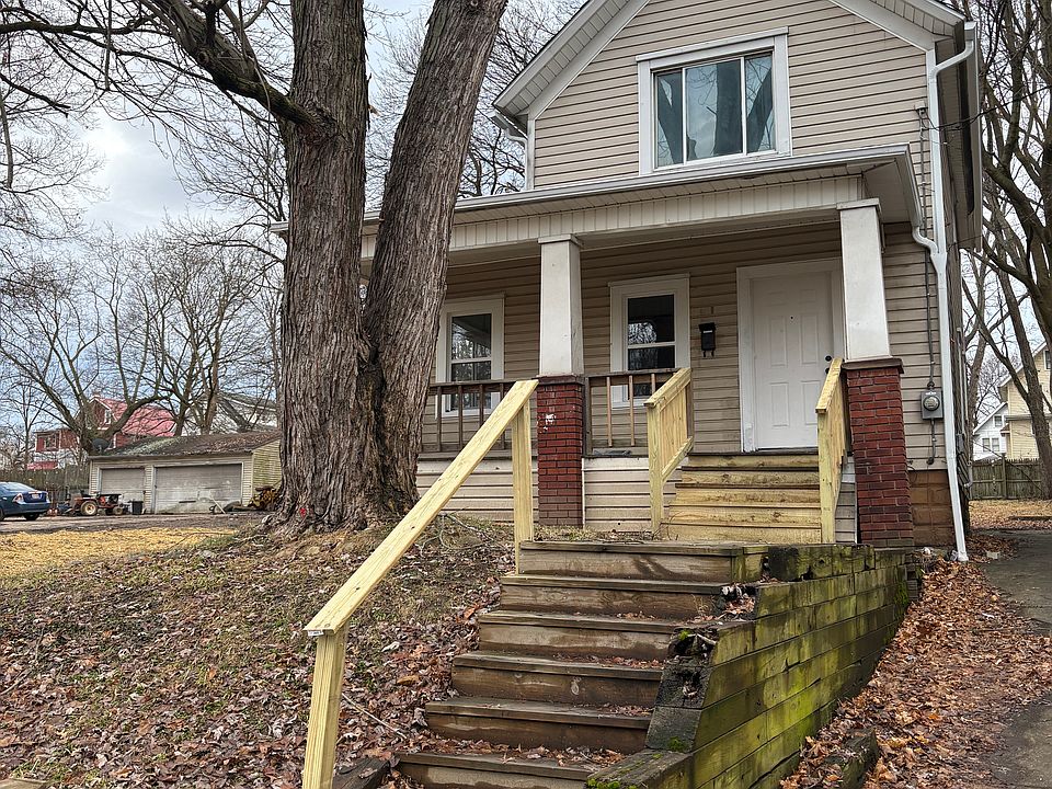 1st image of 168 Roswell St