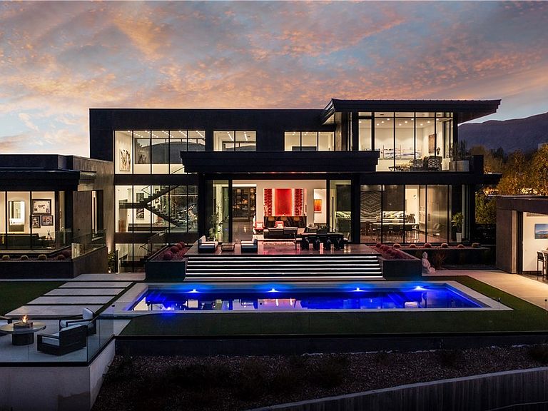 44 Hawk Ridge Dr, Las Vegas, NV