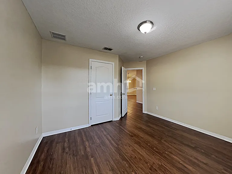 660 Winding Lake Dr — Photo 12