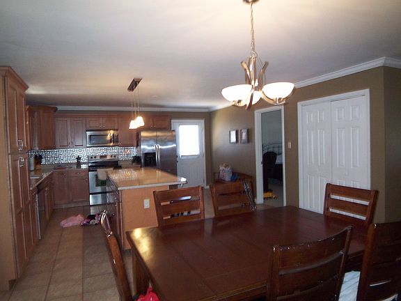 5th image of 155 Juniper Cir