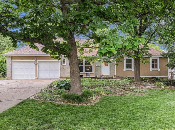 9302 E 81st St, Raytown, MO 64138