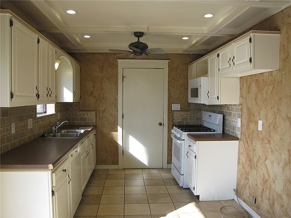 4th image of 816 N 31st St