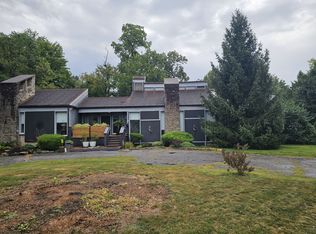 25 Horseshoe Ln, Carmel, IN 46033
