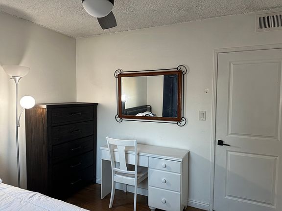5th image of 7011 Bellaire Ave