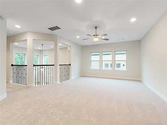 4th image of 3005 Maplewood Dr