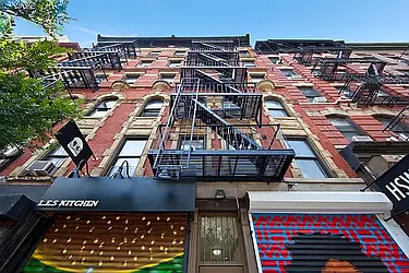 Rented by R New York