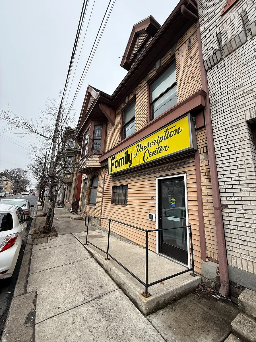 Building Photo - 437 Wyandotte St