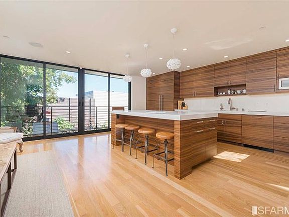 4th image of 2374 Greenwich St