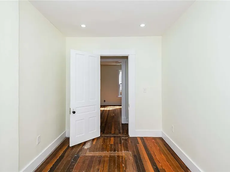 320 Park Dr — Photo 33