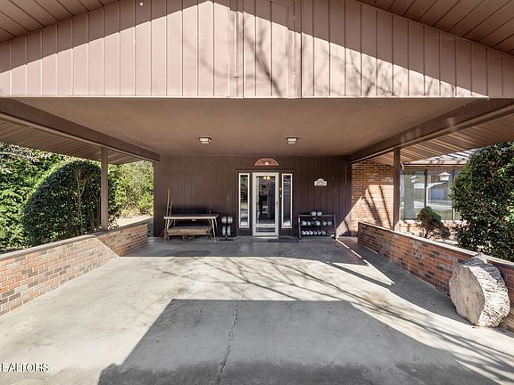 3rd image of 2639 High Valley Dr