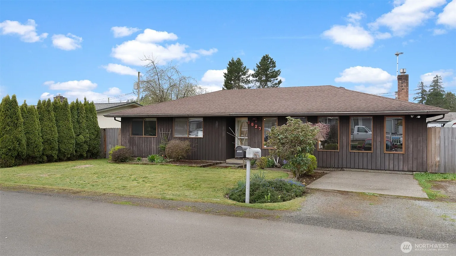 1627 Monroe Street photo 1