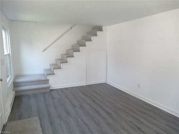 4th image of 173 Forest Blvd