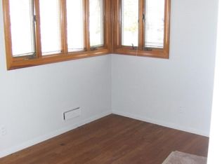 787 Pleasant Ave, Glen Ellyn, IL 60137