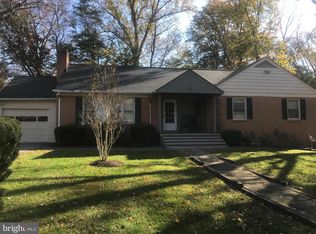 10025 Woodhill Rd, Bethesda, MD 20817