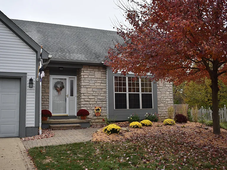 7567 Ladywell Ct — Photo 3