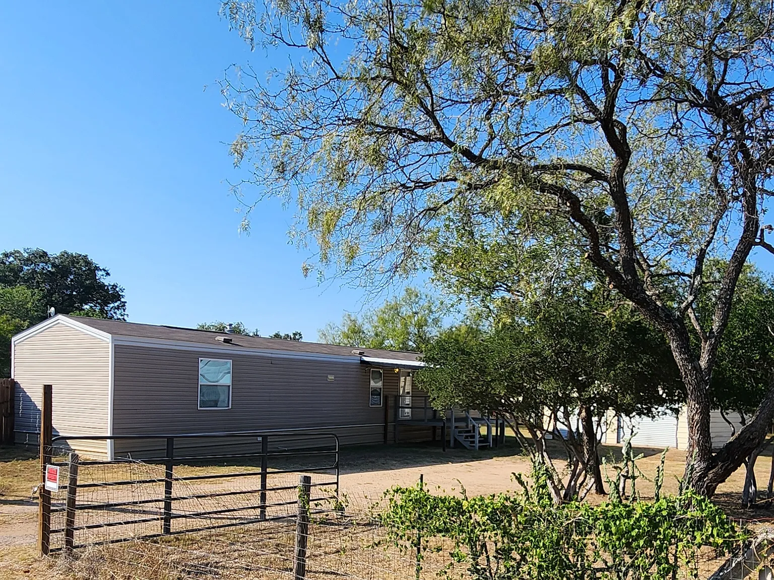 2 bed, 964 sqft, $1,500 — Photo 2