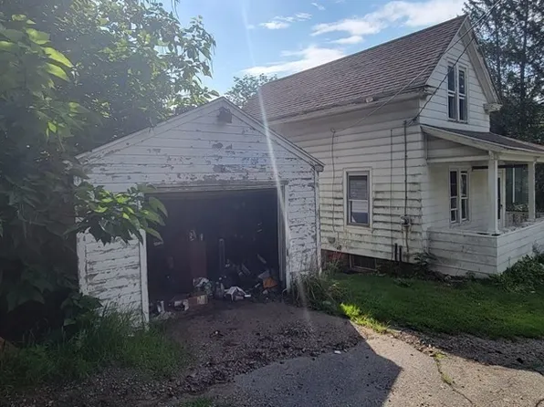 77 Brown St, Leicester, MA 01524