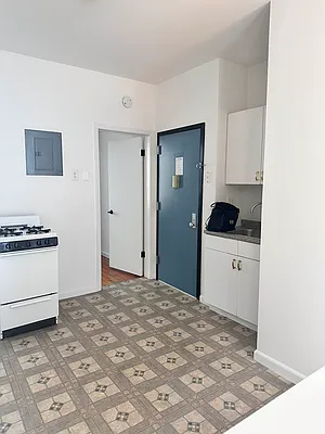 Rented by Urban Real Estate Property Group Inc | media 4