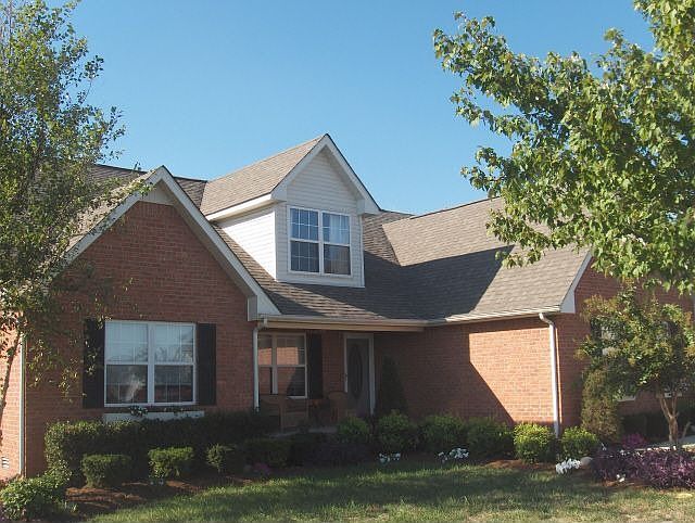 Gorgeous curb appeal!