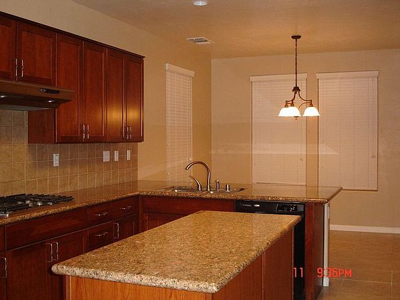 4th image of 874 Joliet Ln