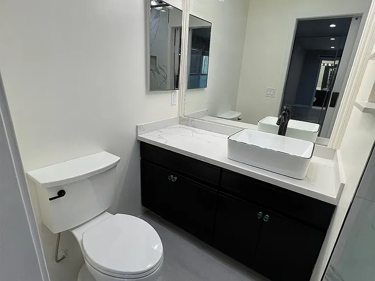121 Sinclair Ave #223 — Photo 17