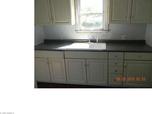 3rd image of 13202 Saybrook Ave