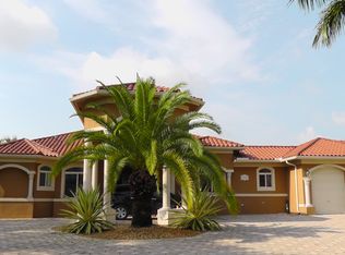 8059 Nw 169 Street, Miami Lakes, FL 33016