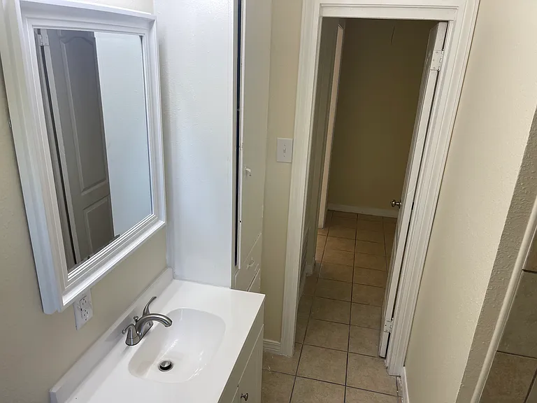 1224 Camp Ave — Photo 9