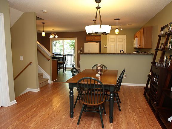 5th image of 8 Dunlevy Way