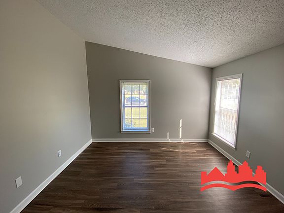 4th image of 4735 Chevron Rd