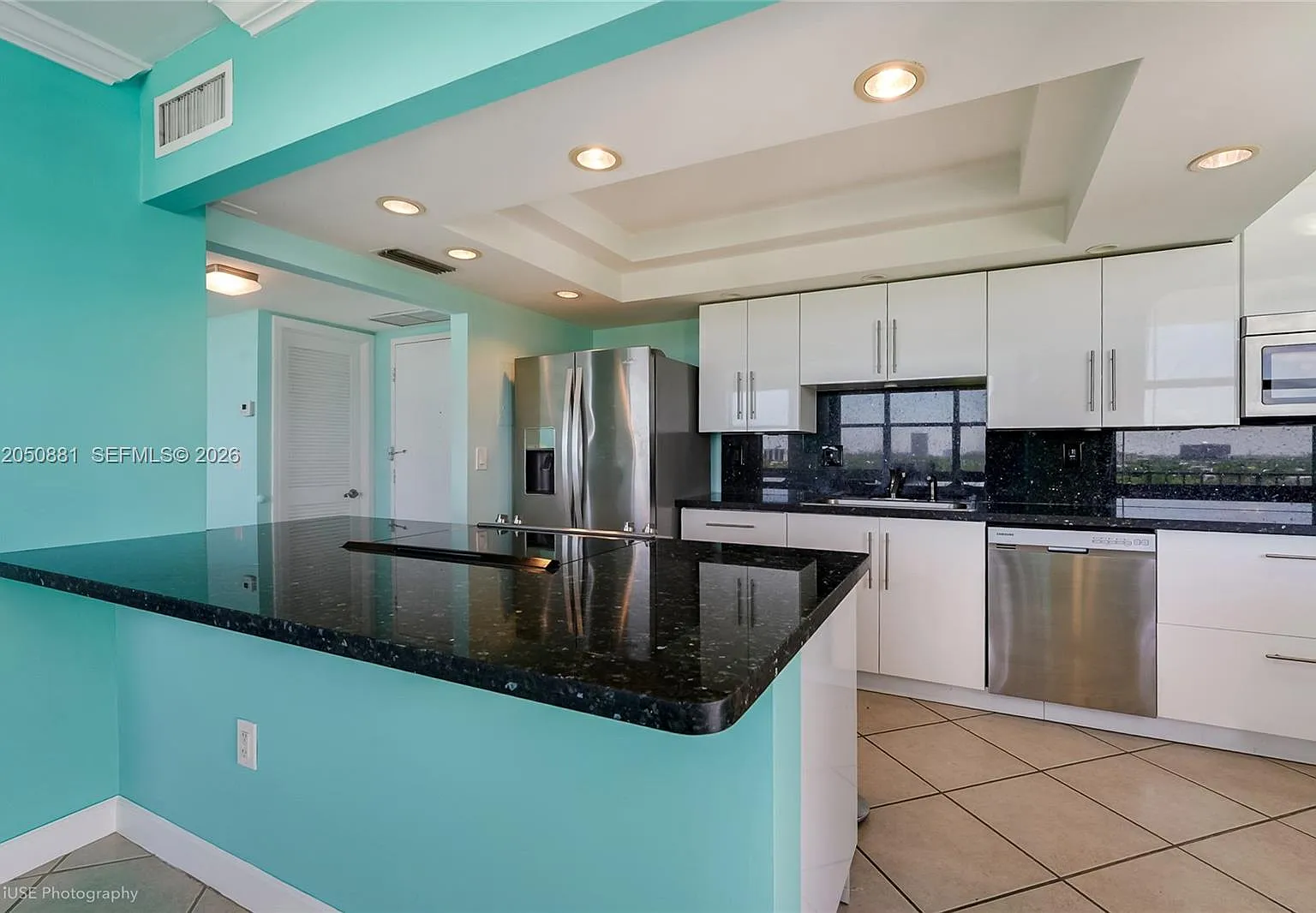 Majorca Towers Condo — Photo 2