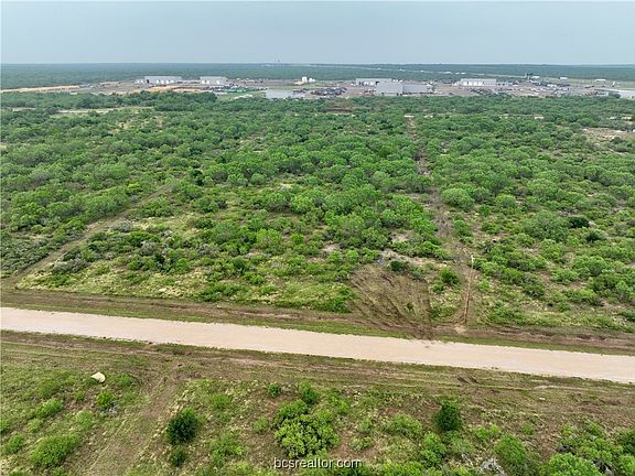 3rd image of 16 Private Road Frio Ests