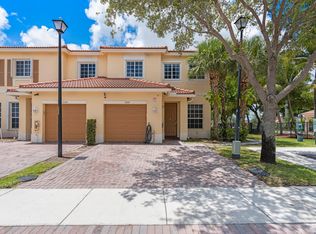 3184 NW 32nd St, Oakland Park, FL 33309