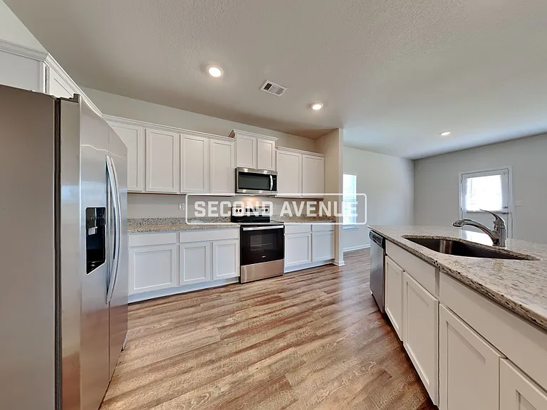 714 Woody Dr — Photo 4