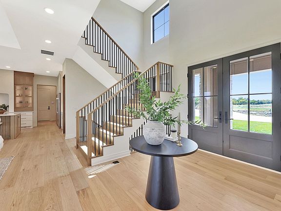 4th image of 3338 N Bedford Ct