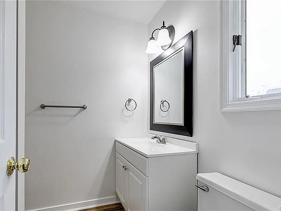 3rd image of 2274 High Bush Cir