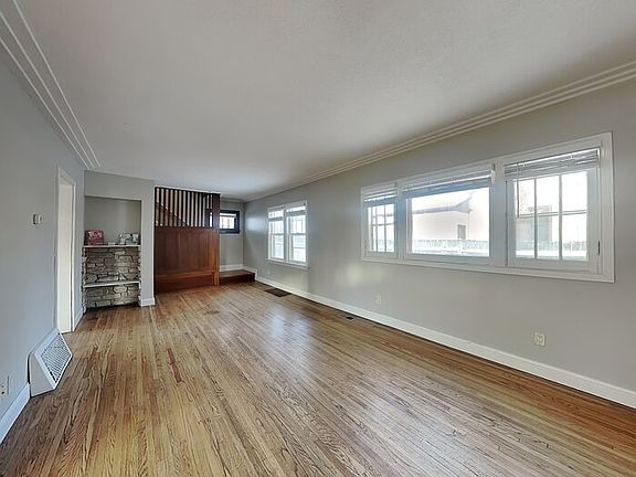 3rd image of 3610 Oakdale Ave N