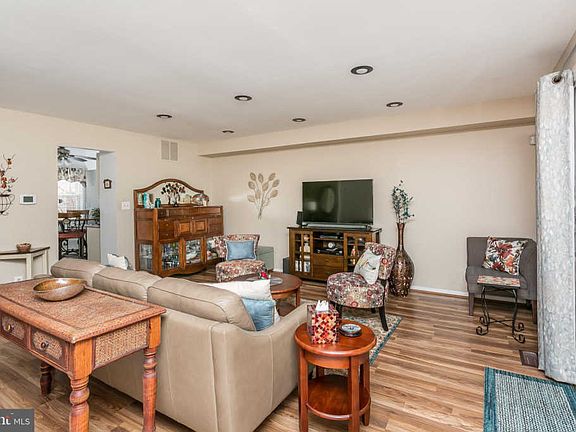 3rd image of 336 High Knob Ln