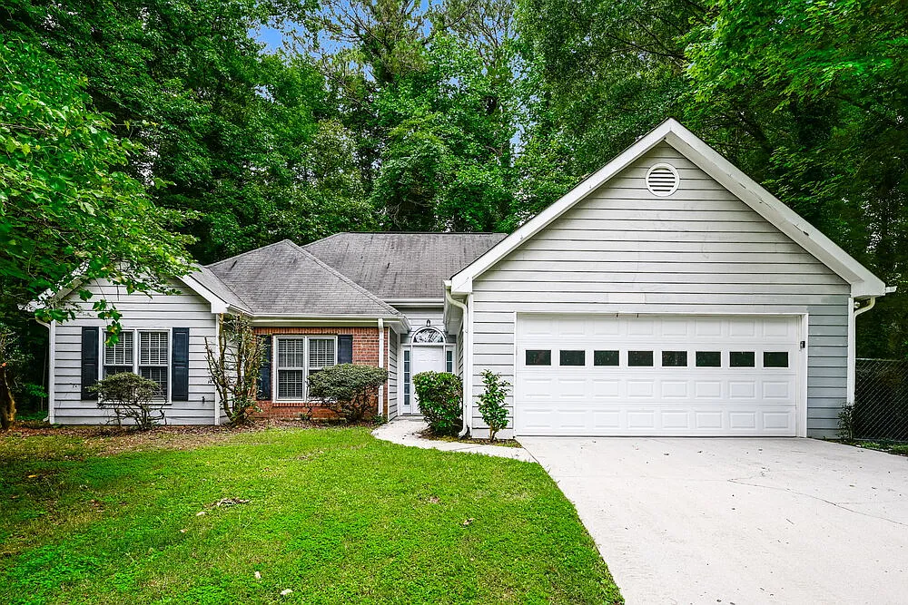 3 bed, 2.0 bath, 1701 sqft, $1,820 — Photo 1