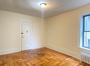 31-57 34th St #4D, Astoria, NY 11106