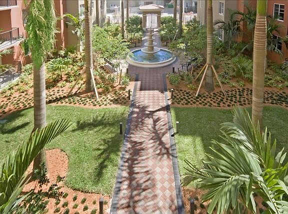 3rd image of 1313 E Las Olas Blvd