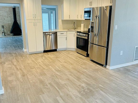 4th image of 3983 Coleridge Pl
