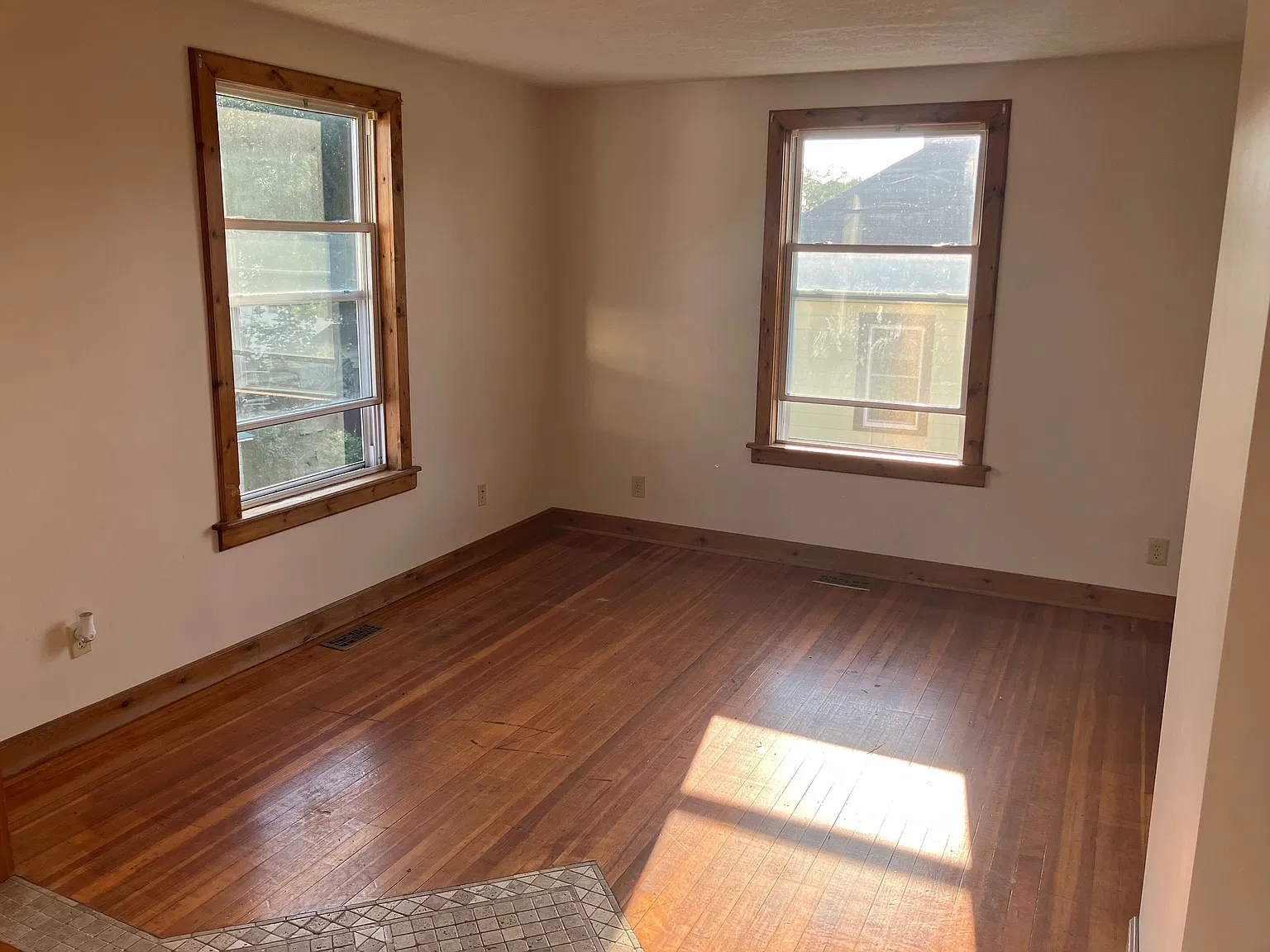 1 bed, 950 sqft, $1,050 — Photo 3