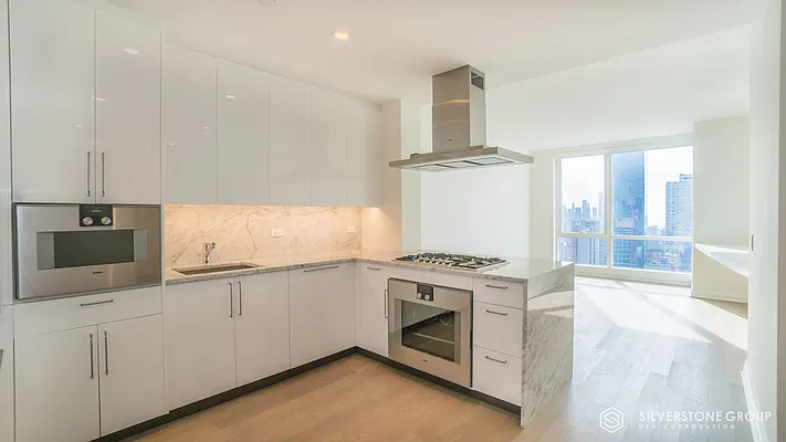 Rented by Silverstone Group USA Corp. | media 26