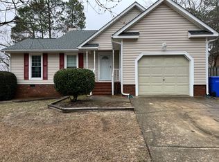 138 Ridgeway Dr, Fayetteville, NC 28311