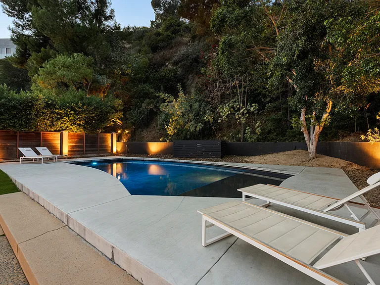 9289 Swallow Dr — Photo 35