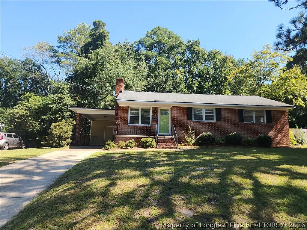 3 bed, 1.5 bath, 1143 sqft, $1,400 — Photo 1